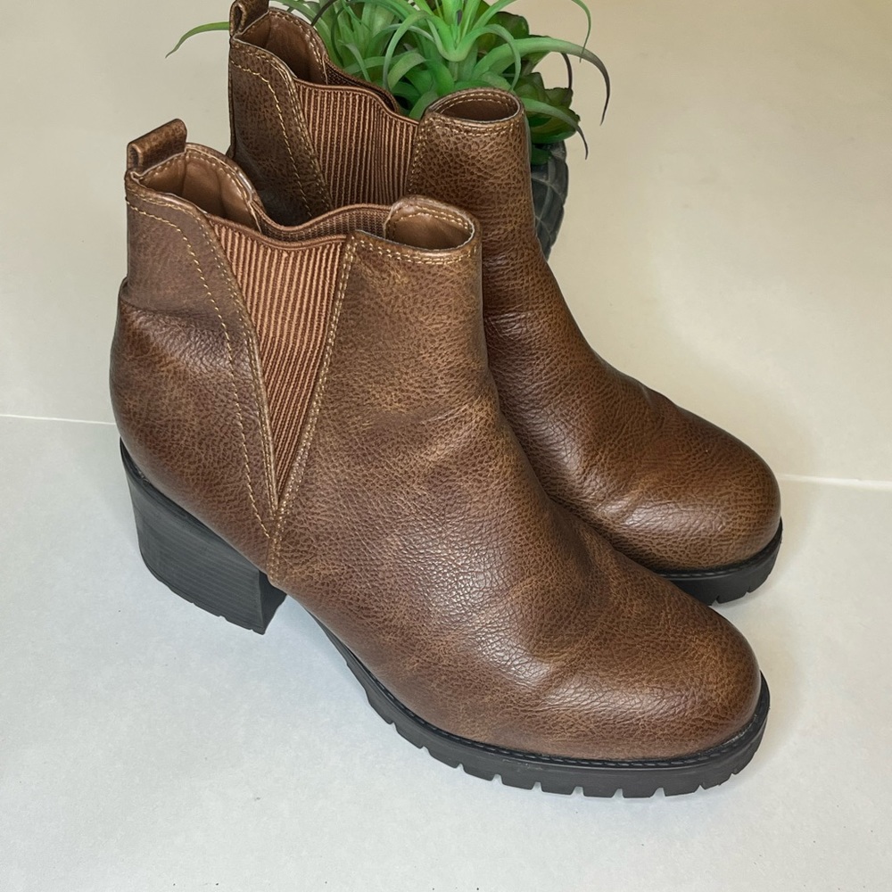 MIA Moto boots